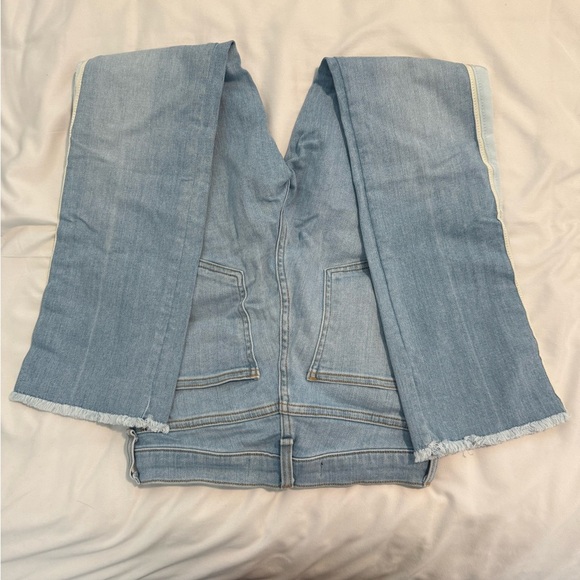 Veronica Beard Carly 11" Kick Flare Jeans Size 26 Tuxedo Stripe Air Wash Denim - Picture 4 of 8